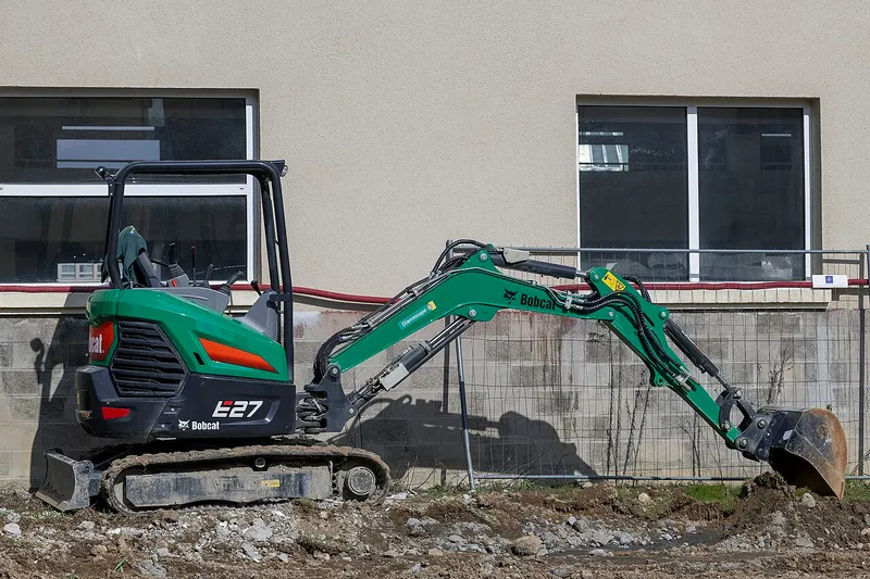 Bobcat E27z — Bagry a rýpadla