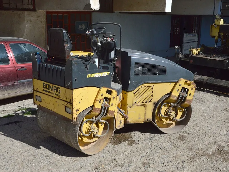 BOMAG BW 100 AD-5 — Silniční technika