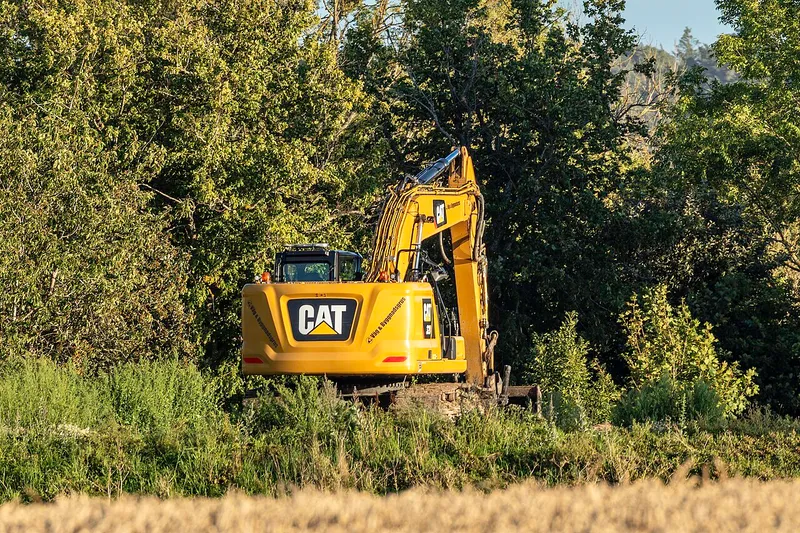 Caterpillar 320 — Bagry a rýpadla