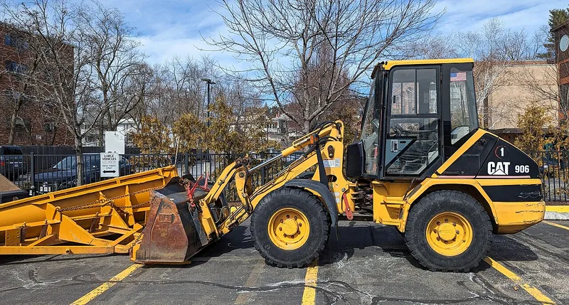 Caterpillar 906 — Nakladače