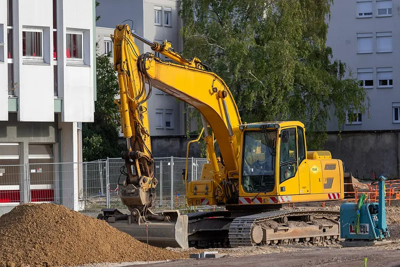 Volvo CE EC220E — Bagry a rýpadla