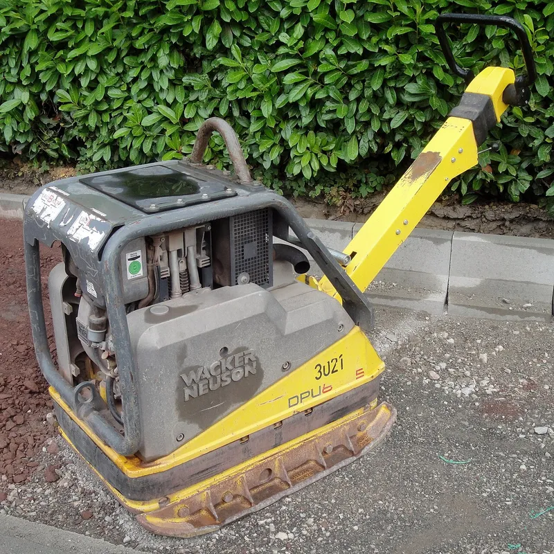 Wacker Neuson DPU6555 — Malá mechanizace